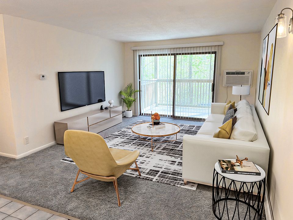 1st image of 995 Atwood Ave #202