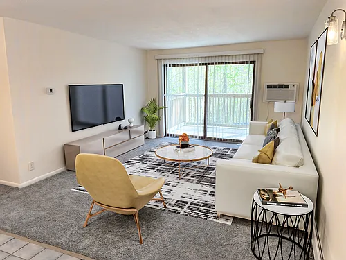 995 Atwood Ave #202 Photo 1