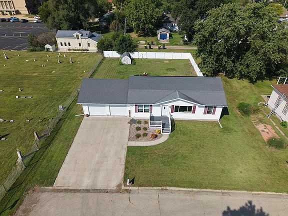 2nd image of 603 N Wacouta Ave