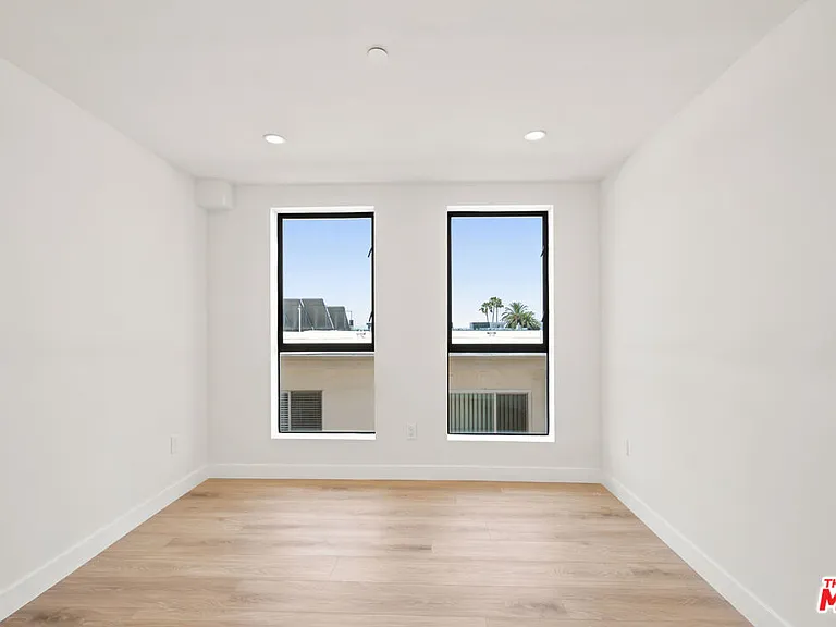 1434 N Poinsettia Pl #102 — Photo 14