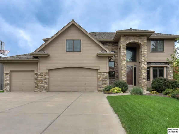 15607 Spencer St, Omaha, NE 68116