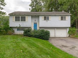 47 Robin Rd, Poughkeepsie, NY 12601