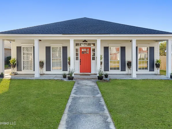 913 Handsboro Pl, Gulfport, MS 39507