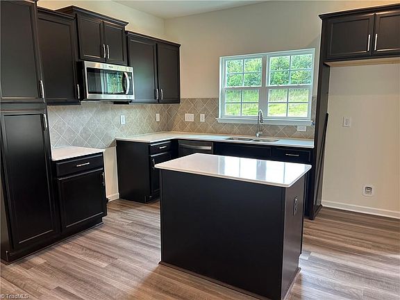 5th image of 3524 Wilcox Ct