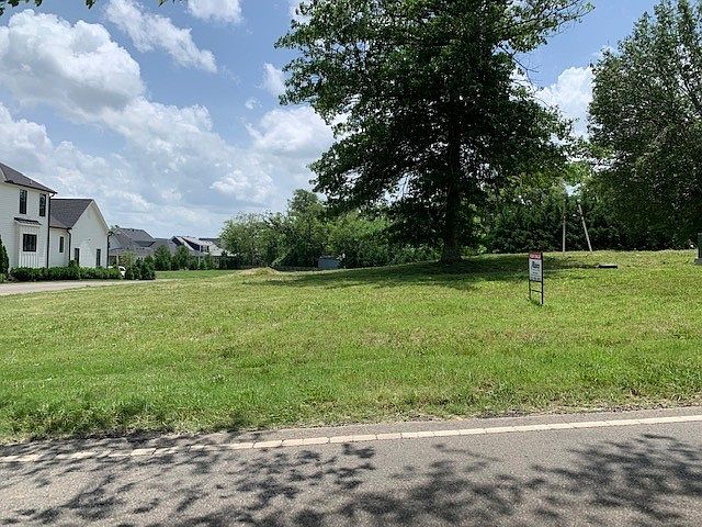 1st image of 1056 Carlisle Ln
