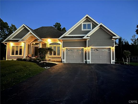 3rd image of 22454 Ridgeview Rd