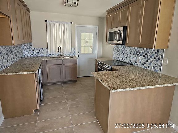 4th image of 3142 NW Kinyon Ave