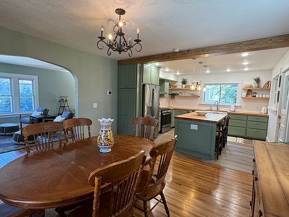 dining/kitchen