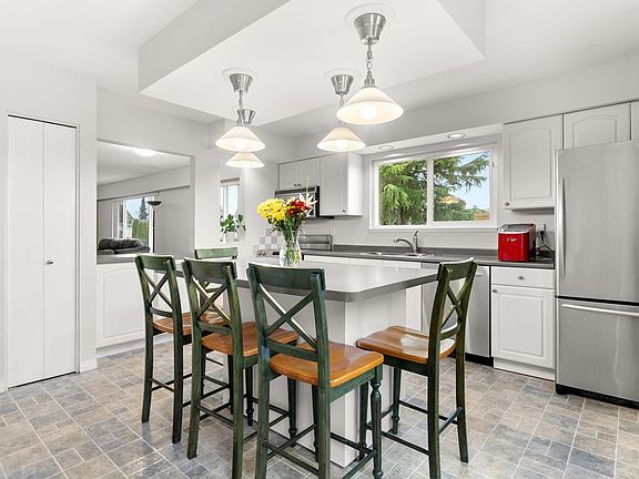 3rd image of 10580 Rosebrook Rd