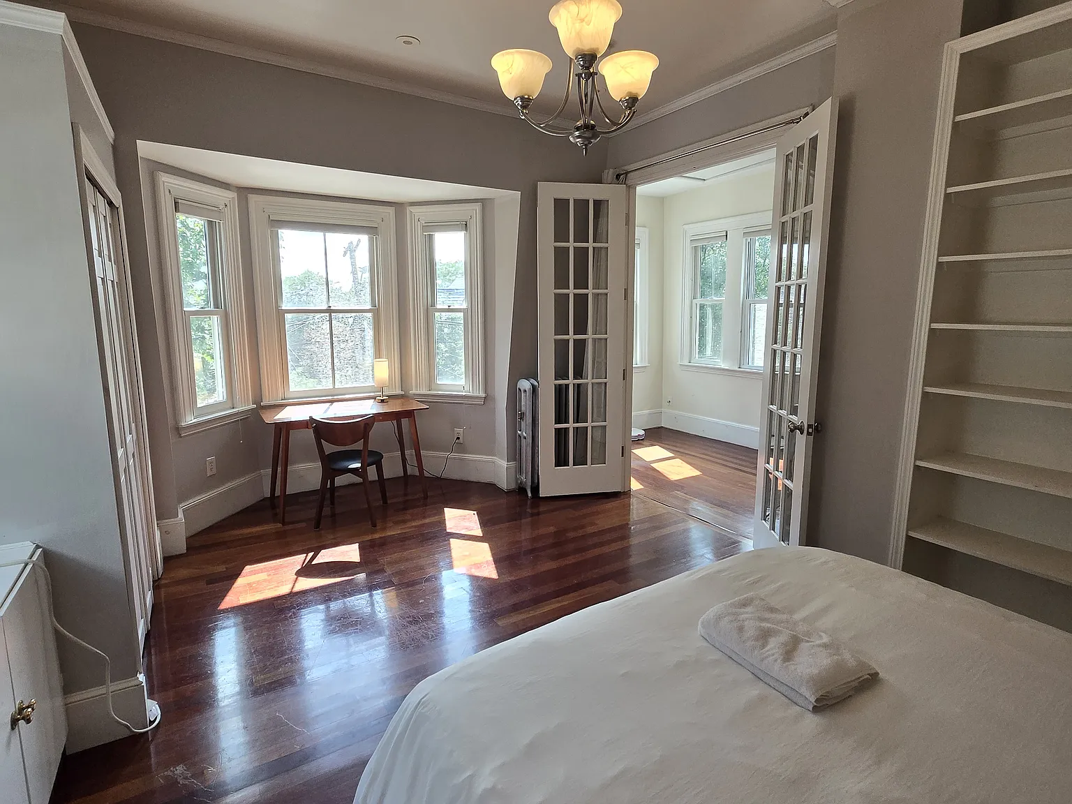 3 bed, 1600 sqft, $3,995 — Photo 2