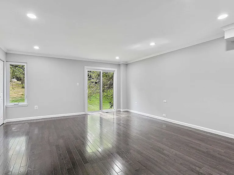 7008 Sherwood Rd #36 — Photo 12