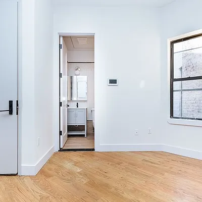 Rented by Nooklyn NYC LLC | media 65