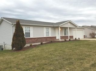 25 Stonegate Dr, Troy, MO 63379