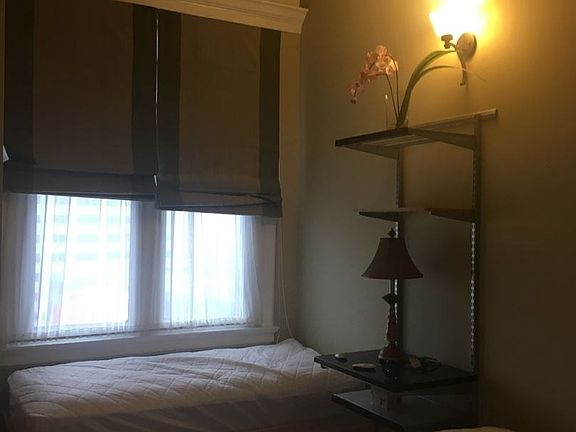 5th image of 32 Peachtree St NW APT 907