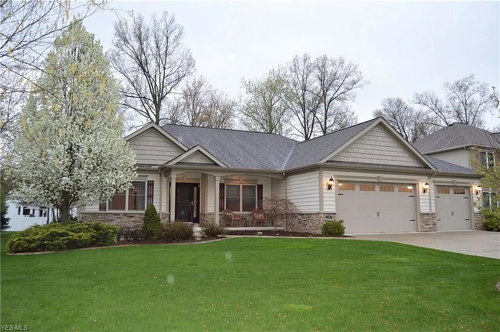 21187 Breckenridge Ln photo 1