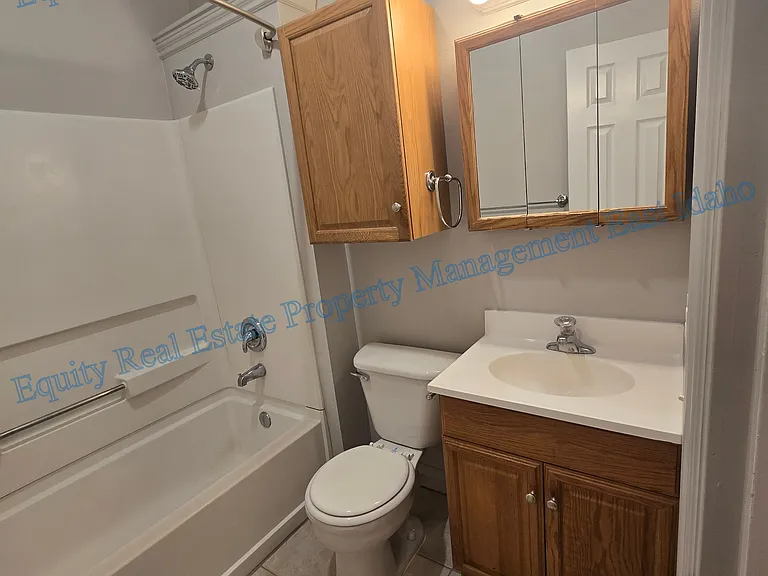 416 W Lewis St #114 — Photo 17