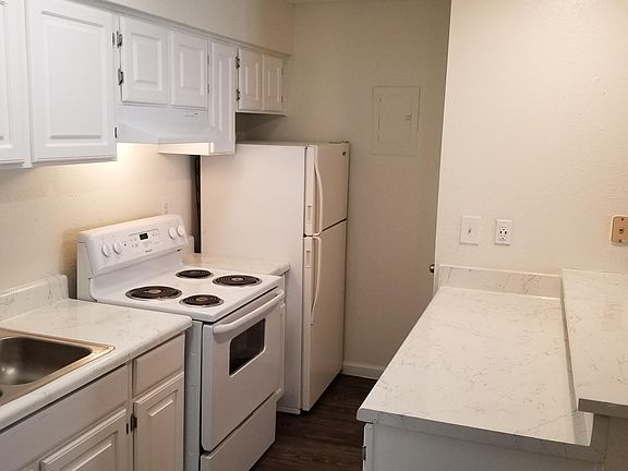 5th image of 1302 E Broadway St APT 425