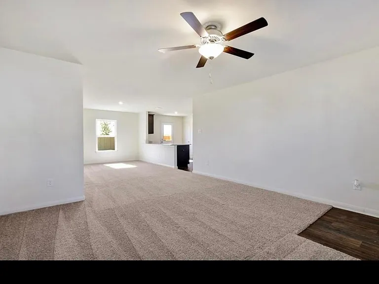 313 Riverdale Dr — Photo 11