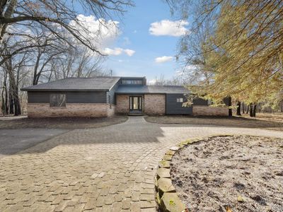 8270 McClements Rd, Brighton, MI, 48114