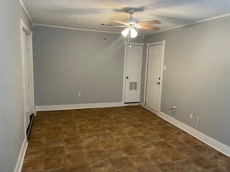 4303 Arehart Dr — Photo 13