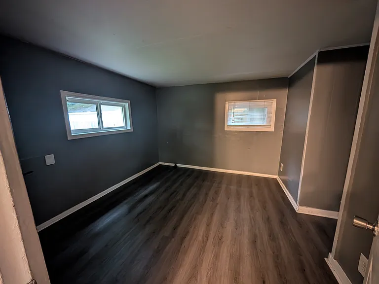 369 Massie Ave — Photo 8