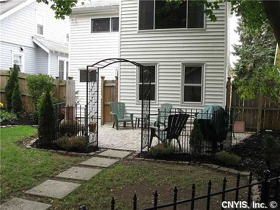 3rd image of 115 Bungalow Ter