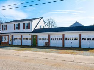25 Stockholm St, Newport, RI 02840