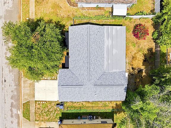 4th image of 7819 Royal Stewart Dr