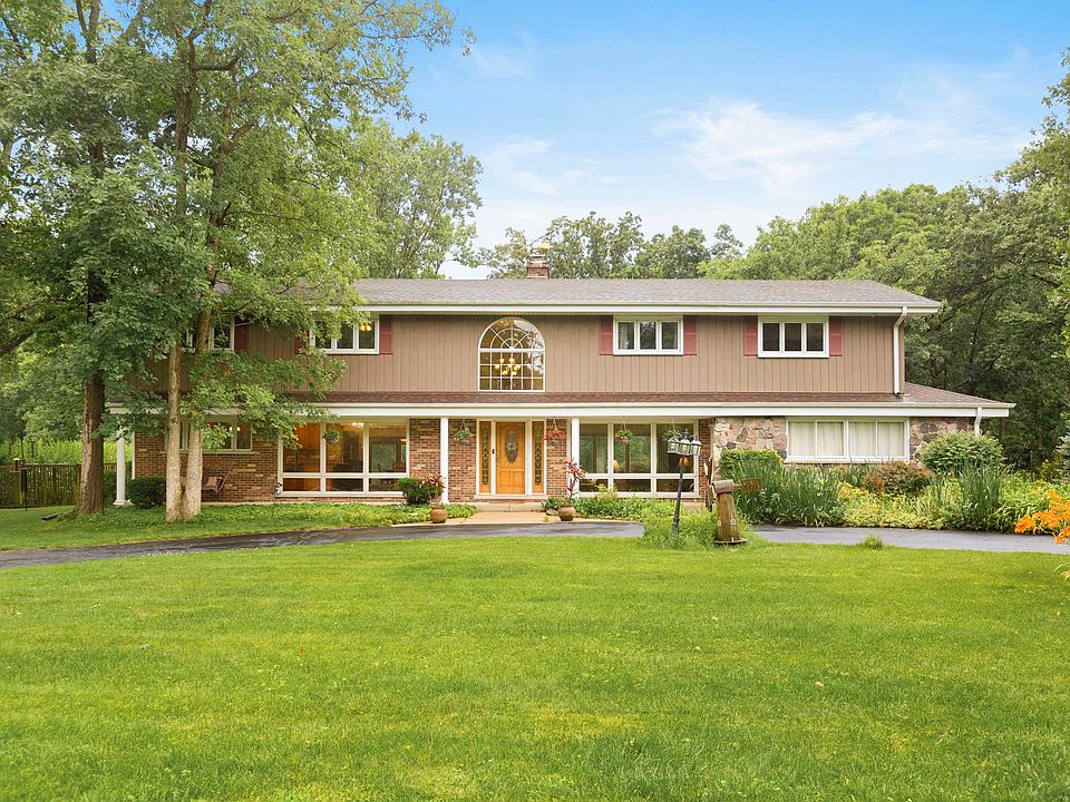 1st image of 2665 Crestwood Ln