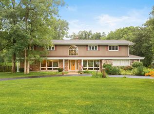 2665 Crestwood Ln, Riverwoods, IL 60015