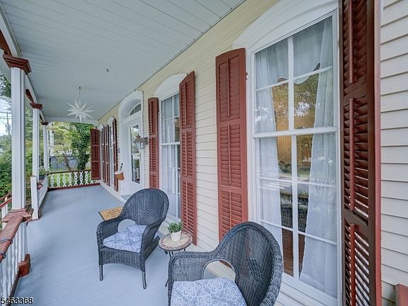 2nd image of 27 Bonnell St