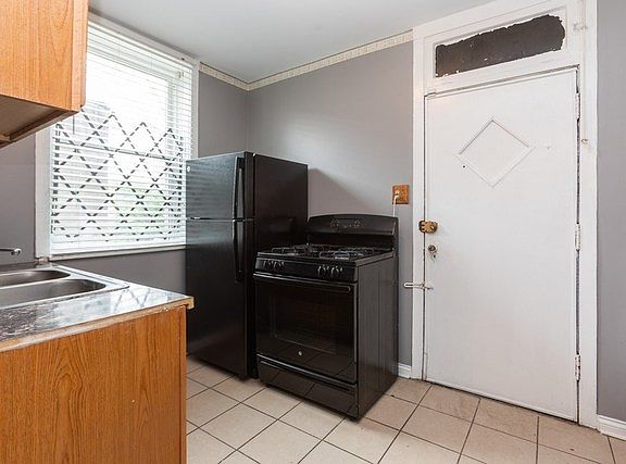 5th image of 4832 S Drexel Blvd APT 1W