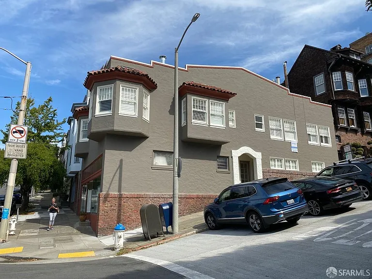 2662 Baker St — Photo 14