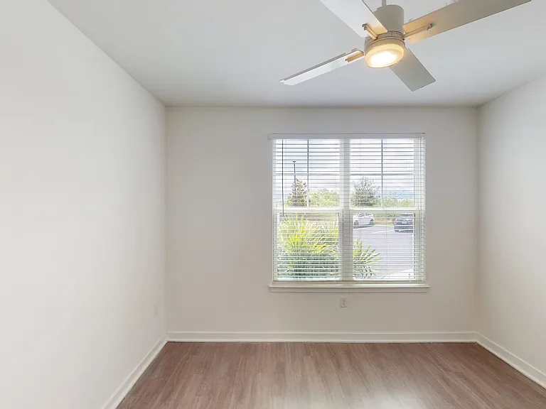 Essex Luxe Apartments — Photo 105