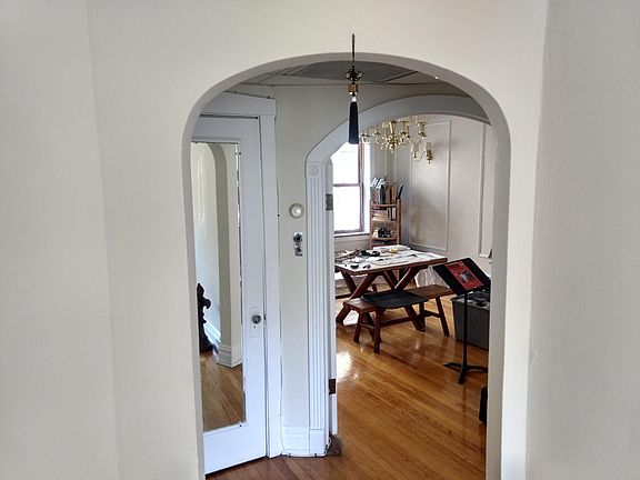 3rd image of 121 Home Ave APT 2B