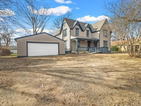 718 E Main St, Whitesboro, TX 76273