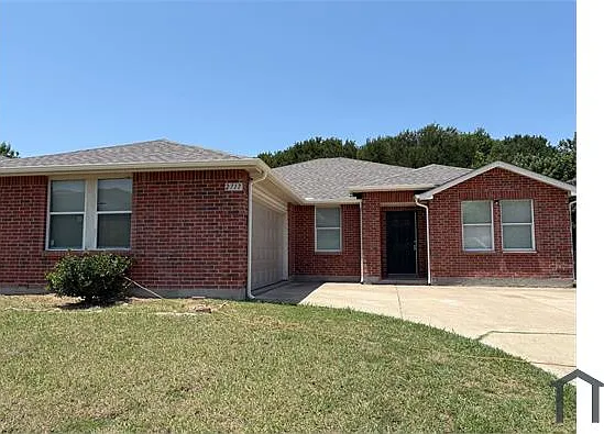 2717 Cameron Way — Photo 1
