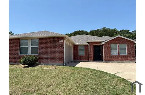 2717 Cameron Way Photo 1