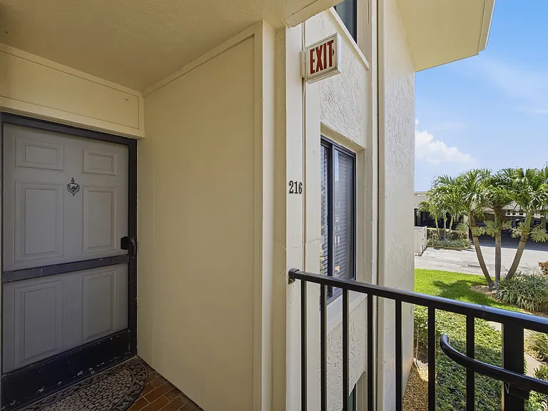 6322 Palma Del Mar Blvd S — Photo 2