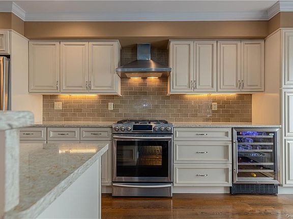 5th image of 103 Gedney St #6B