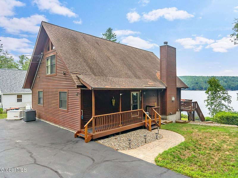 2nd image of 2120 N Shore Road