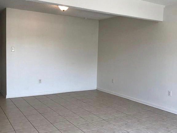 5th image of 120 Southdown West Blvd APT 6