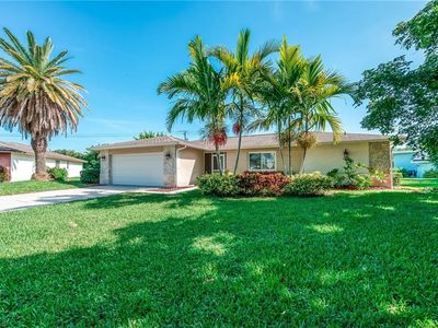 9814 Chelsea PL, Naples, FL, 34109