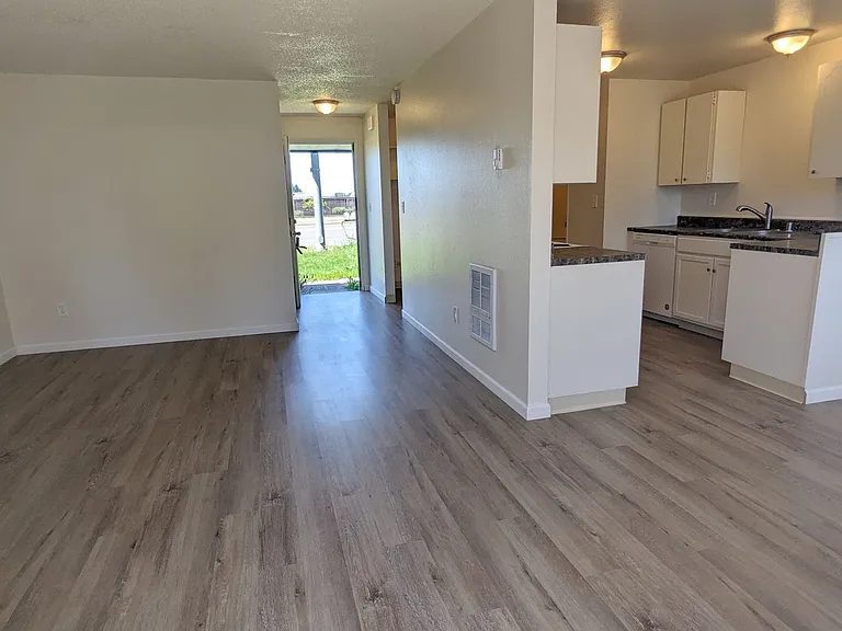 7815 NE 117th Ave — Photo 22