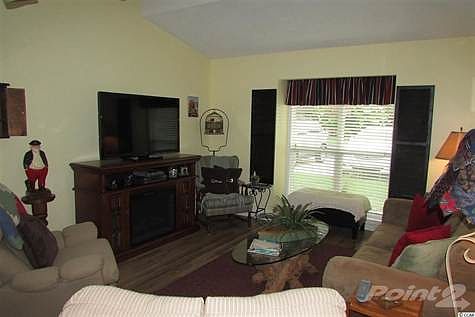 3rd image of 712 Live Oak Cir