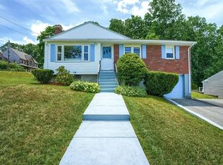 4 Woodcliff Rd, Holbrook, MA 02343