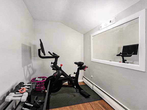 5th image of 1411 Union Ave NE #2