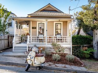 212 9th St, Pacific Grove, CA 93950