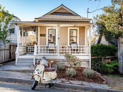 212 9th St, Pacific Grove, CA, 93950