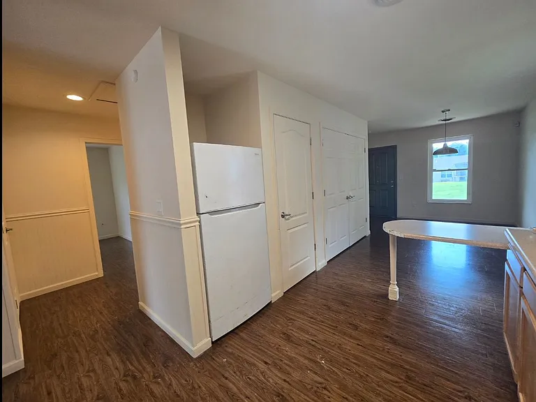 913 Gold St — Photo 8